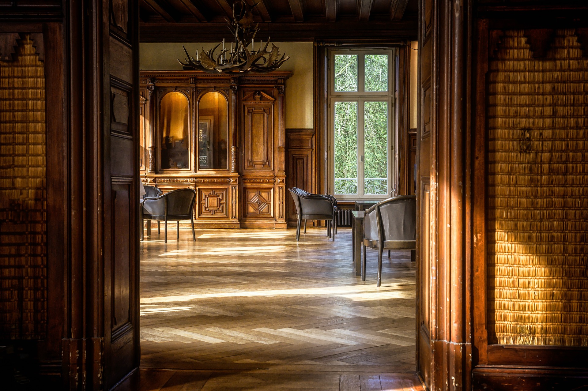 The Beauty Vanguard: How to Stay Ahead of Industry Trends and Adapt to Changing Consumer Needs"