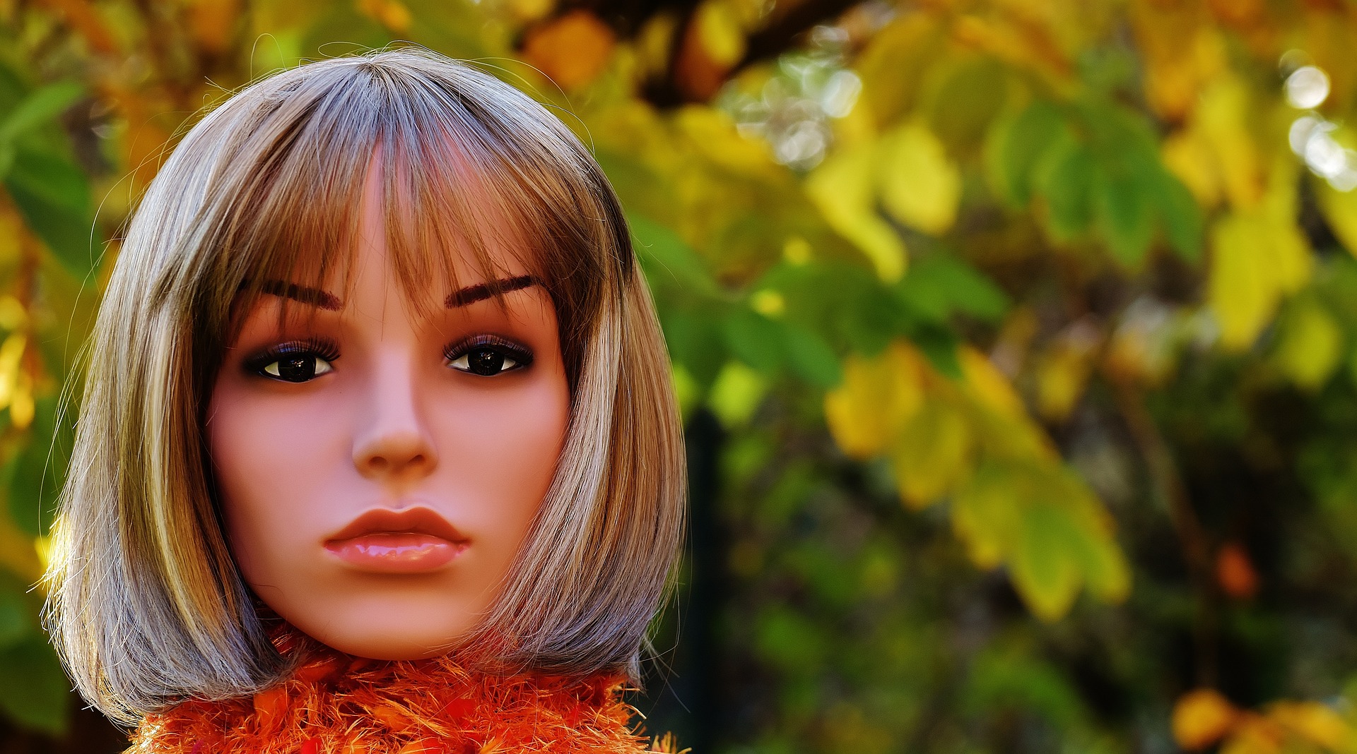 Choosing Hair Extensions or Wigs: Factors to Consider for a New Style