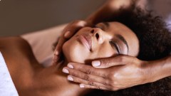 Microdermabrasion With Signature Facial | 60 min - Facial Massage