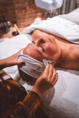A+C Facelift Facial | 80 min - Facial Massage